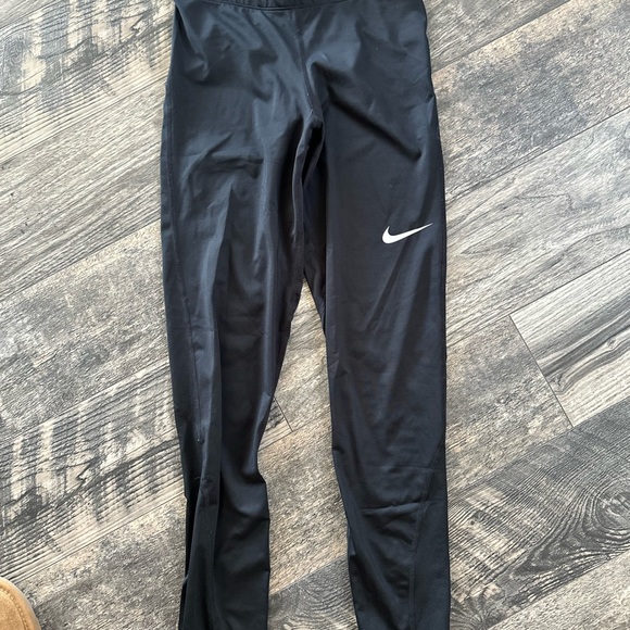 Nike Pants - Women’s Nike pro leggings